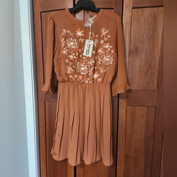samantha jane Dresses & Skirts - Samantha Jane Embroidered Dress